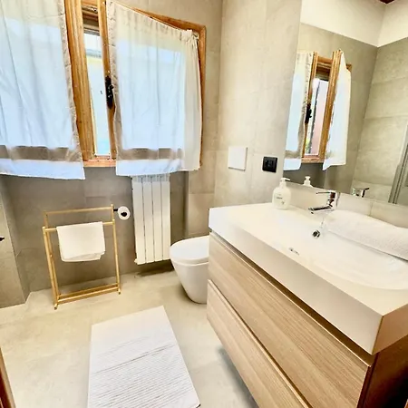 Casa Degli Albicocchi - Near Venice - Whole House With Garden And Free Prkg Holiday home Spinea