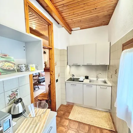 Casa Degli Albicocchi - Near Venice - Whole House With Garden And Free Prkg