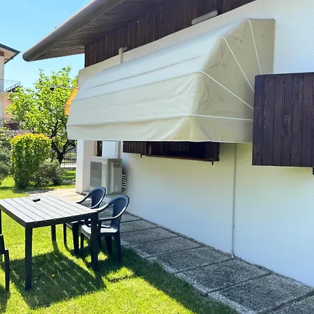 Casa Degli Albicocchi - Near Venice - Whole House With Garden And Free Prkg *