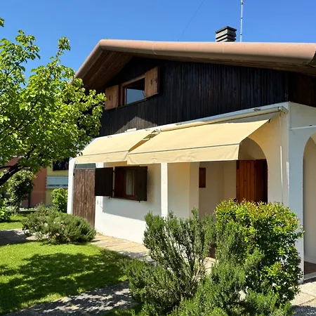 Nyaraló Casa Degli Albicocchi - Near Venice - Whole House With Garden And Free Prkg *